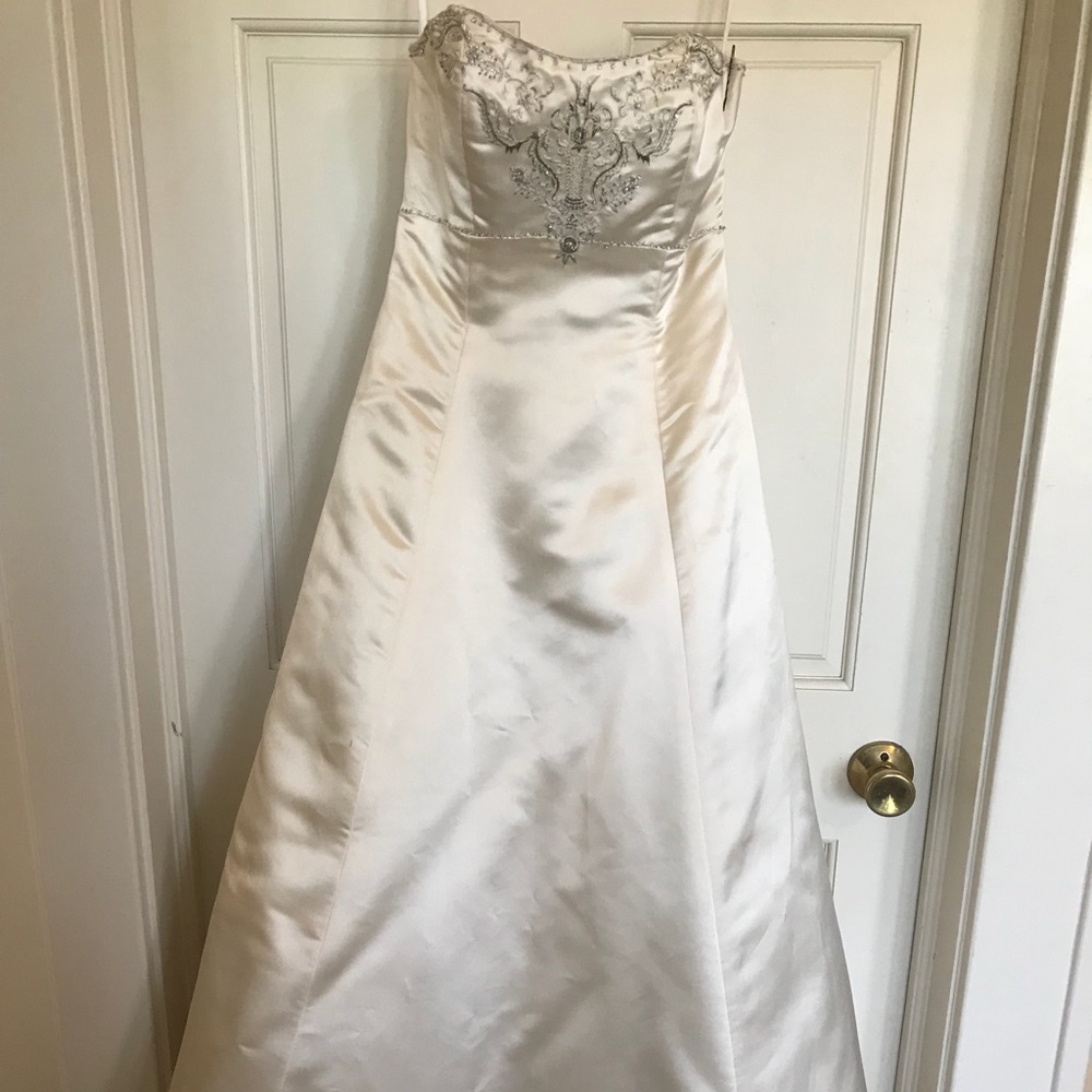 Melissa Sweet ivory wedding gown